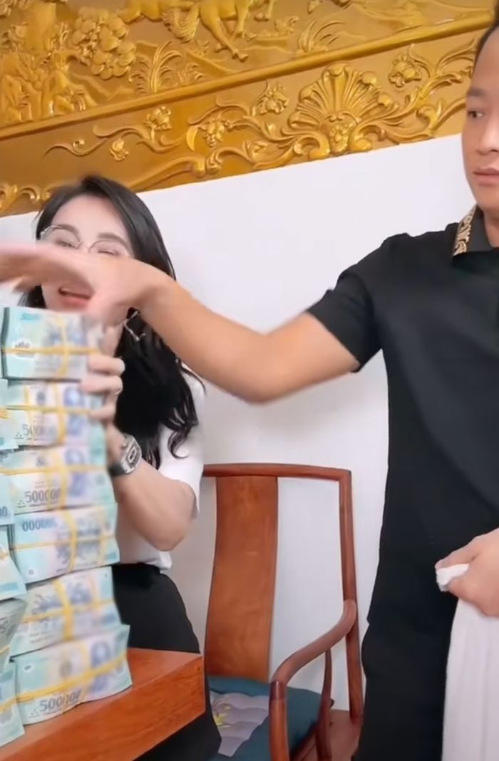 Khoe núi tiền mặt trả lương, nữ đại gia có xe 100 tỷ bị nói làm màu