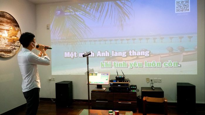 Quán karaoke ở TP.HCM phục vụ khách mang về: vỗ tay ủng hộ sáng kiến
