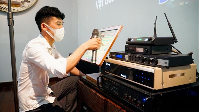 Quán karaoke ở TP.HCM phục vụ khách mang về: vỗ tay ủng hộ sáng kiến