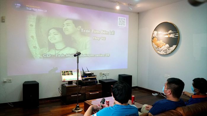 Quán karaoke ở TP.HCM phục vụ khách mang về: vỗ tay ủng hộ sáng kiến