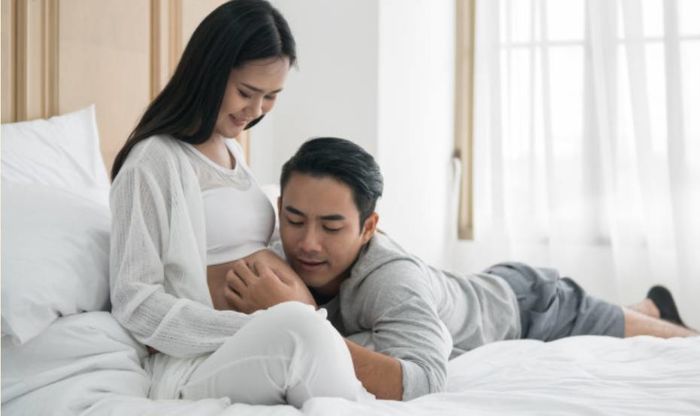 Làm thế nào để mẹ bầu vui vẻ, con sinh ra hay cười?