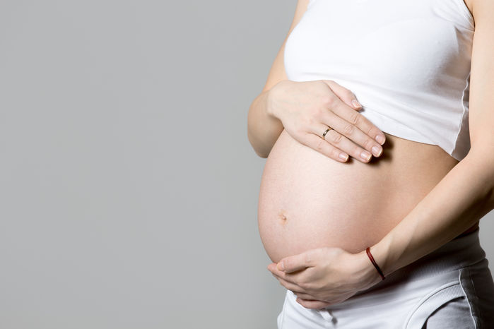 Làm thế nào để mẹ bầu vui vẻ, con sinh ra hay cười?