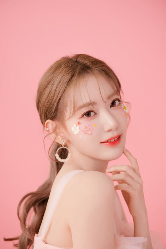 Loạt idol nữ có dàn hậu cung nam đông nhất: IU làm Jungkook cũng mê