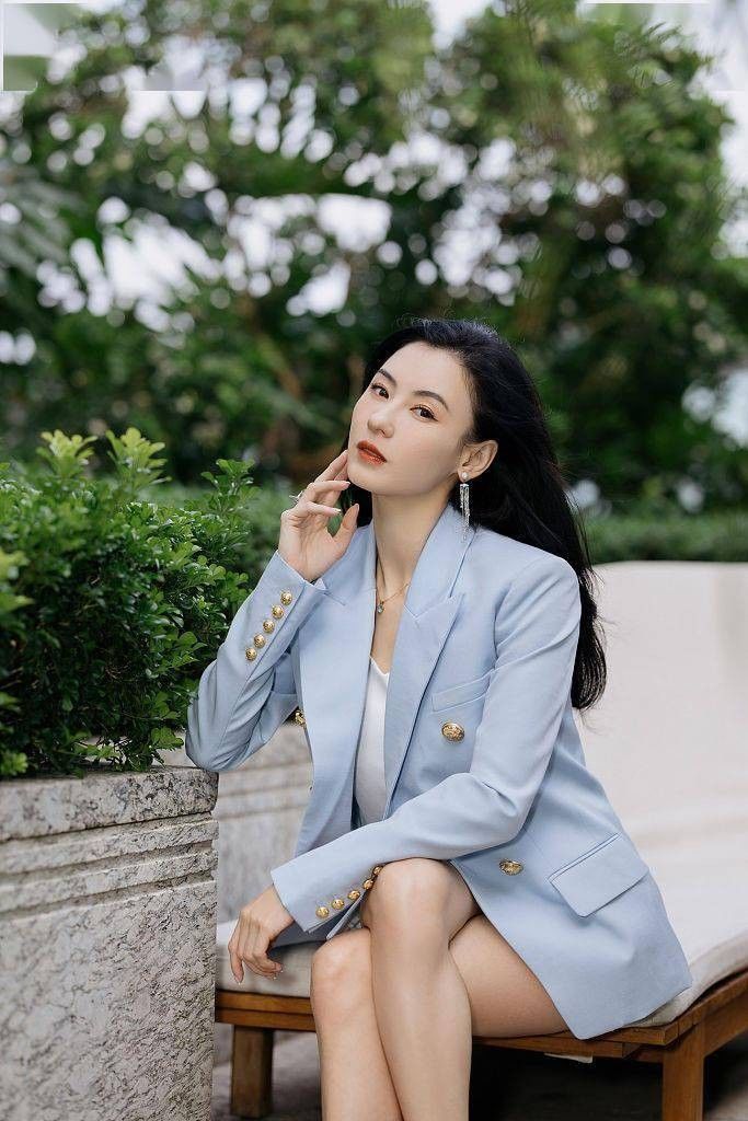 Lưu Đức Hoa cạch mặt Trương Bá Chi vì thái độ khó chấp nhận