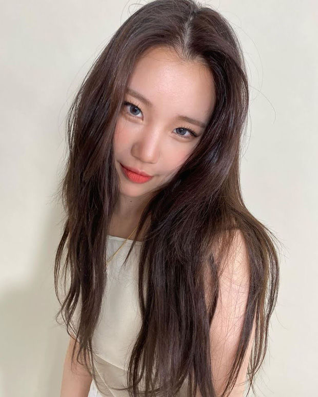 Màn thoát xác của nữ idol kém xinh nhất Kpop: Nhìn thực đơn mà sốc