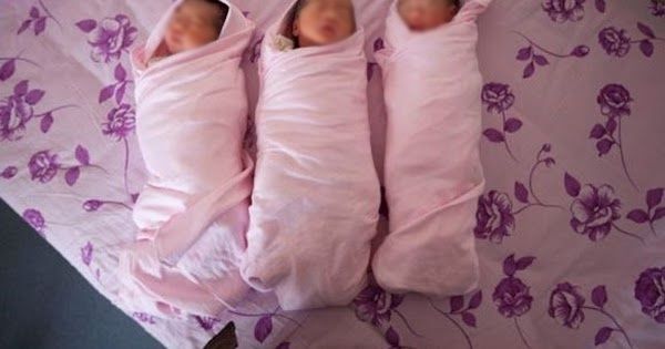 Mẹ chồng hứa sinh 1 bé tặng căn nhà, dâu chơi lớn đẻ một lèo 3 đứa