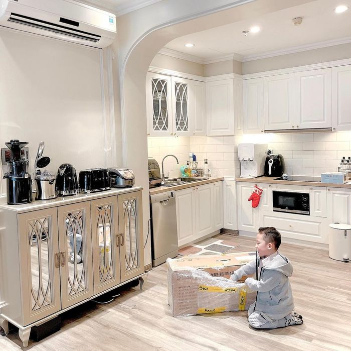 Mẹ đơn thân siêu nhân Vbiz: Ngọc Lan mua 2 nhà tiền tỷ