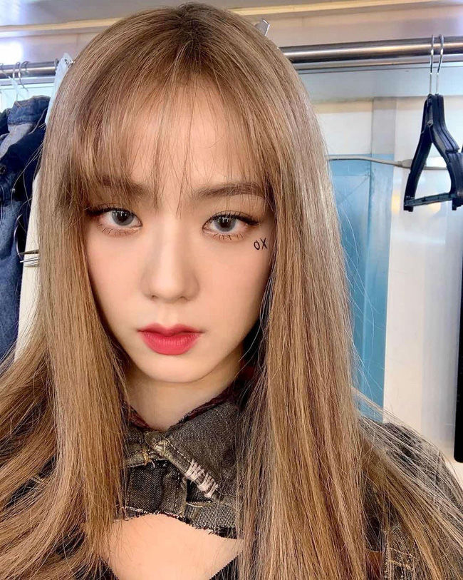 Mỹ nhân Kpop thăng hạng nhan sắc chỉ nhờ cắt tóc mái