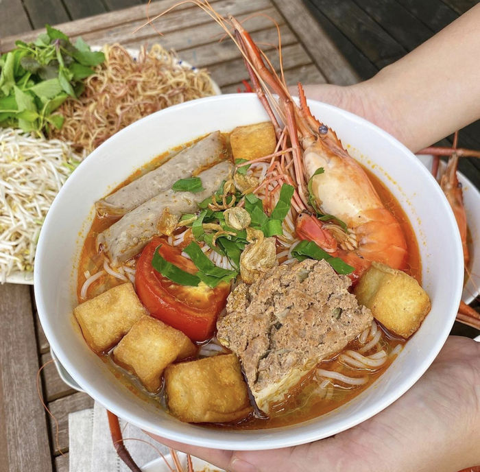 Những mỹ nhân Việt lấy chồng đại gia: tự nấu ăn ngon hơn cả đầu bếp