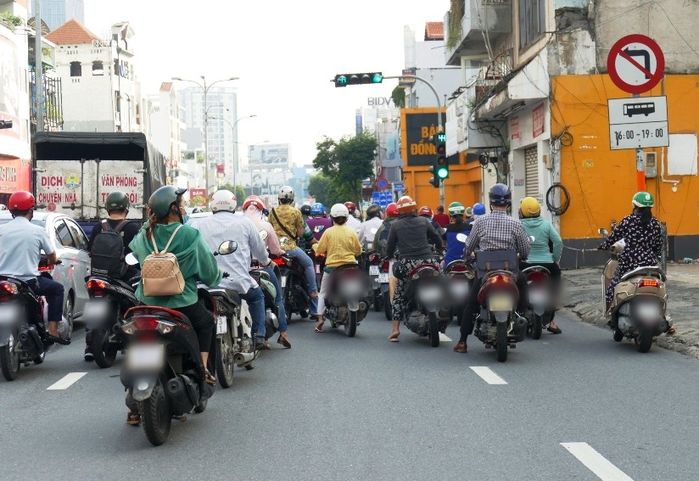Người TP.HCM về quê hoặc người tỉnh khác về lại TP cần điều kiện gì