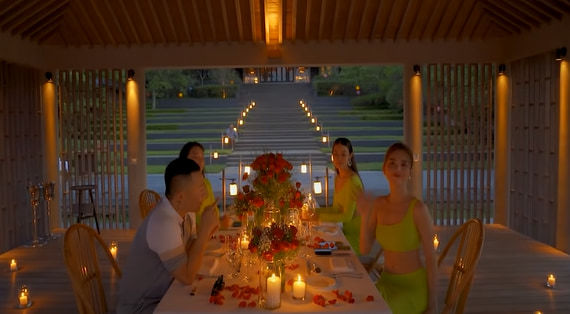 Những bữa ăn toàn sơn hào hải vị của Vũ Khắc Tiệp và hội bạn thân