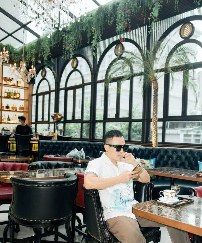 Những bữa ăn toàn sơn hào hải vị của Vũ Khắc Tiệp và hội bạn thân