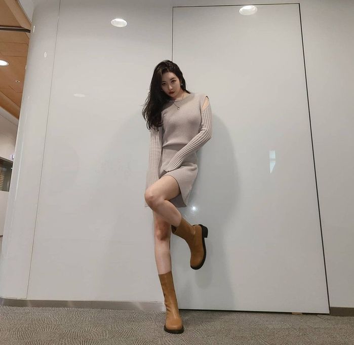 Những đôi chân cực phẩm của mỹ nữ Kpop: Lisa có giữ vững vị thế?