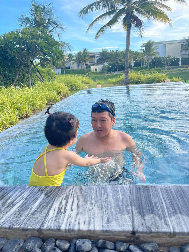Những lần lộ ảnh con gái của Trường Giang - Nhã Phương