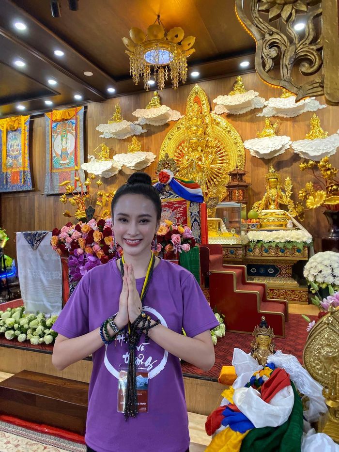 Những ngôi sao từ bỏ ánh hào quang để tìm đến Phật pháp