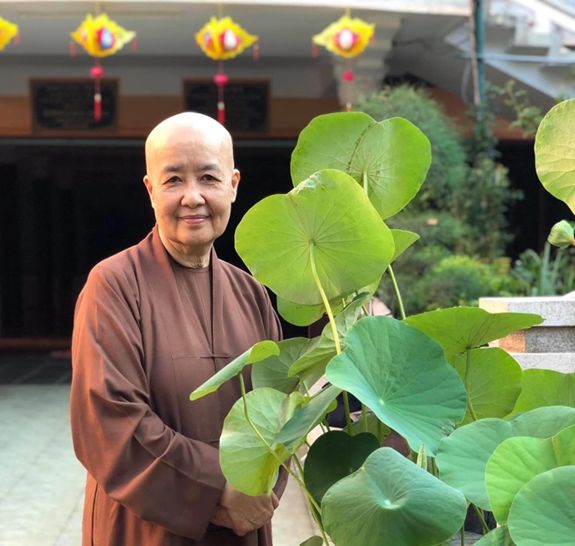 Những ngôi sao từ bỏ ánh hào quang để tìm đến Phật pháp