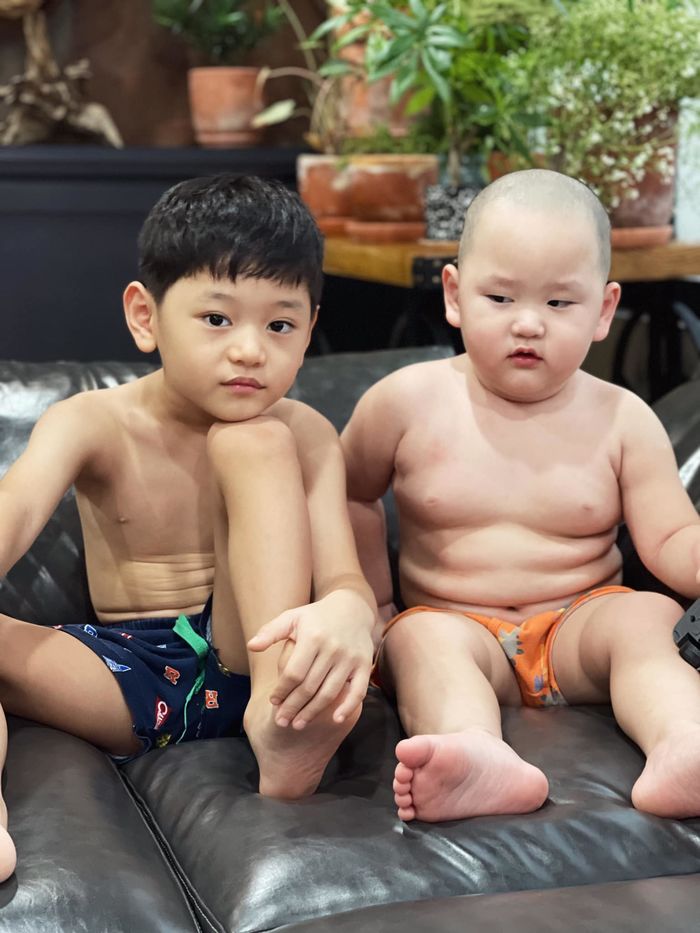 Những nhóc tì ú na ú nần vượt mặt các anh chị: Leon không đối thủ