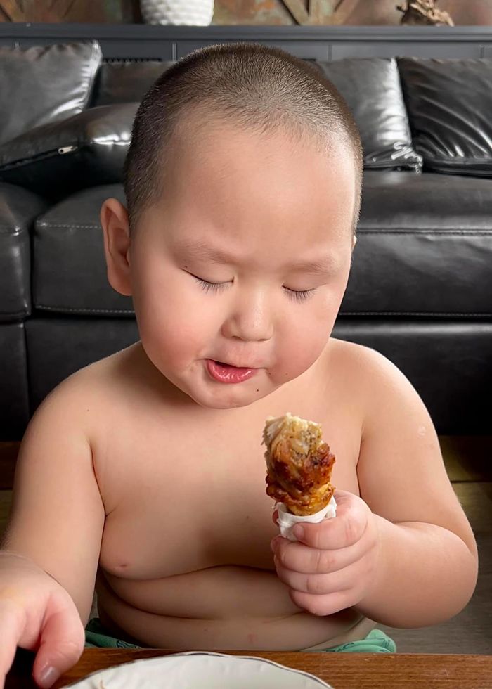 Những nhóc tì ú na ú nần vượt mặt các anh chị: Leon không đối thủ