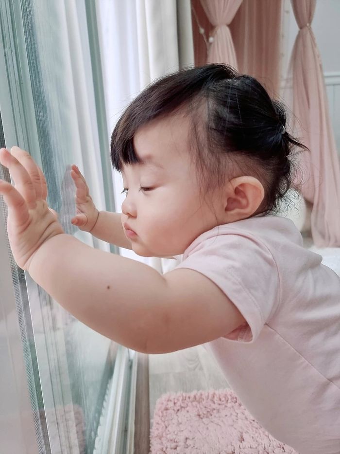Những ông bố bà mẹ sao Việt lầy lội dìm hàng con cái