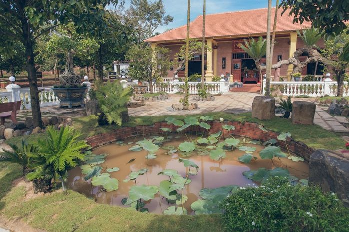 Sao Việt có biệt phủ hoành tráng lệ: Lý Nhã Kỳ chưa phải nhất