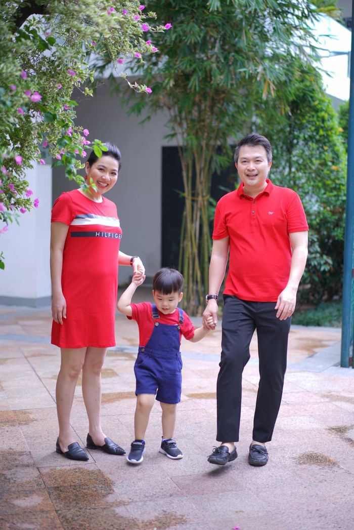 Những sao Việt sinh con trễ nhất Vbiz: Có người 43 tuổi vẫn có em bé