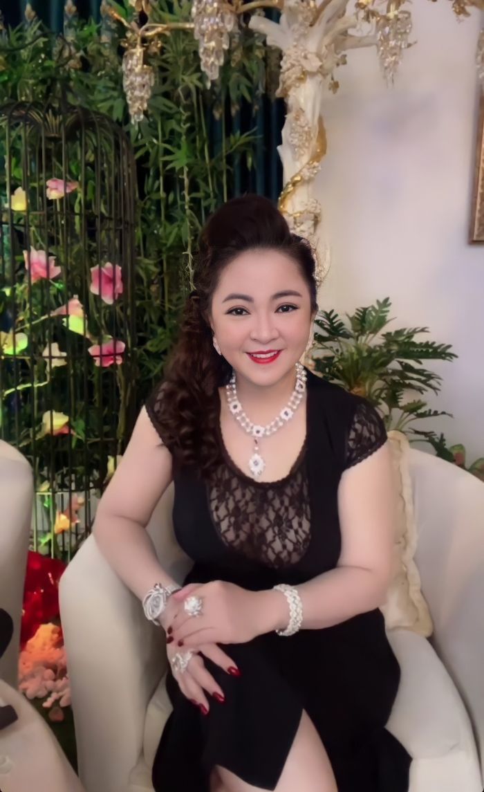 Được Hồ Văn Cường cảm ơn, bà Phương Hằng trở lại với một giấc mơ mới