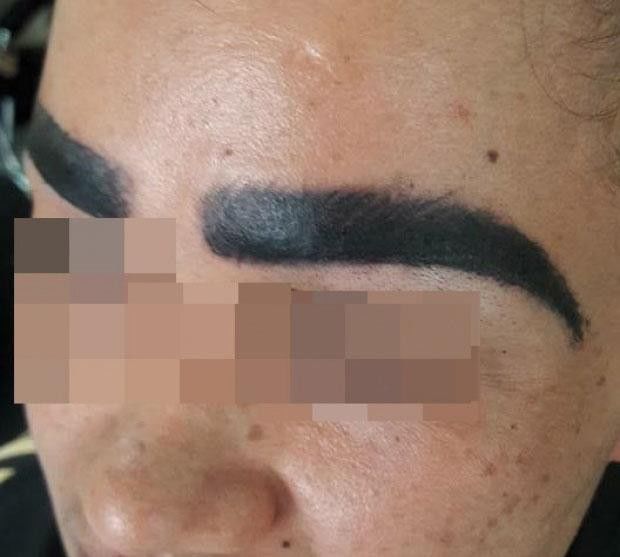 Pha xăm chân mày sai một li đi một dặm: vừa buồn cười vừa thương