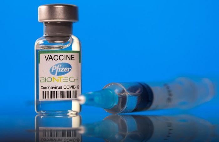 PGĐ Sở Y tế TP.HCM: Tiêm đủ 2 mũi vắc xin vẫn có nguy cơ chuyển nặng 