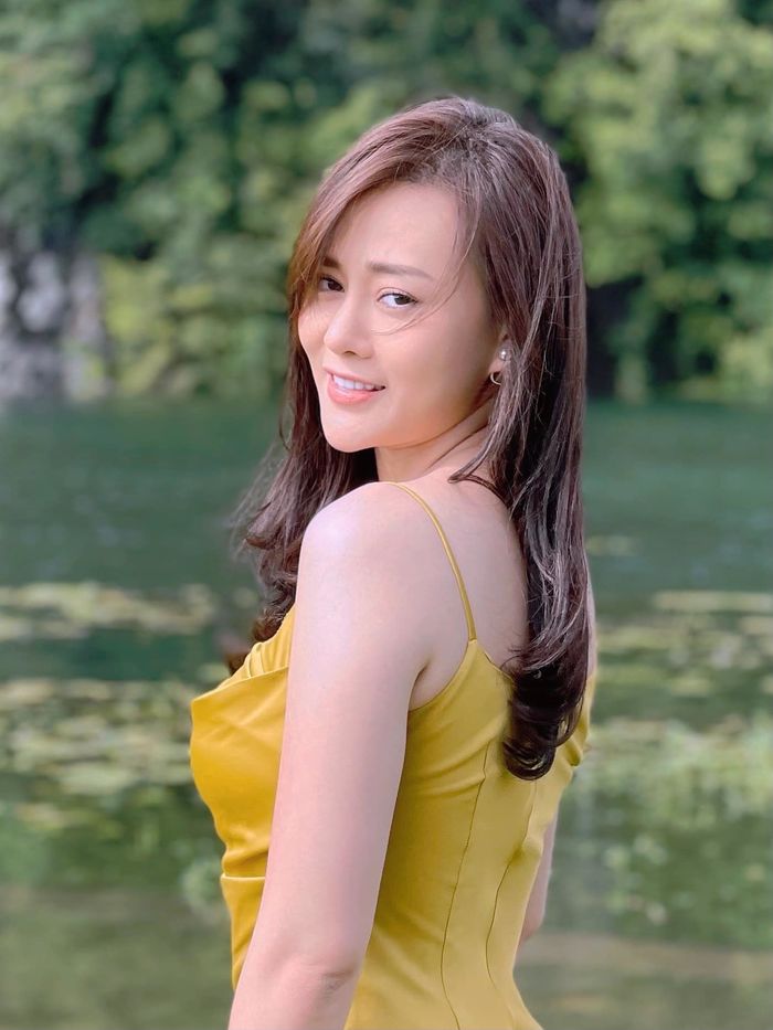 Phương Oanh: Từng đi phát tờ rơi thành mỹ nhân vũ trụ VTV