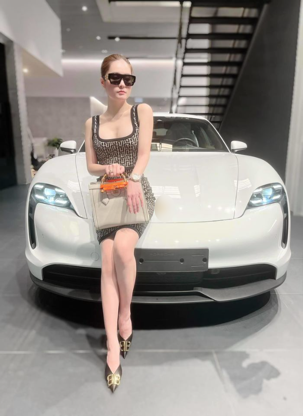 Quà 20/10 của mỹ nhân Việt: người xế hộp 6 tỷ, người kim cương 8 cara
