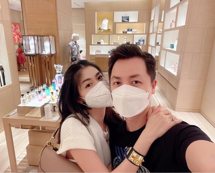 Quà 20/10 của mỹ nhân Việt: người xế hộp 6 tỷ, người kim cương 8 cara