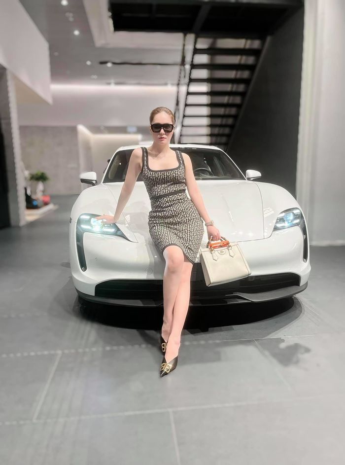Quà 20/10 của mỹ nhân Việt: người xế hộp 6 tỷ, người kim cương 8 cara