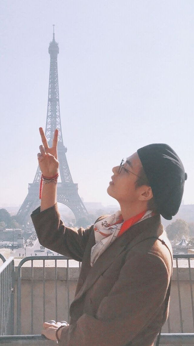Sao Hàn thả ảnh bên tháp Eiffel: Rosé, Jisoo mờ ảo vẫn xinh