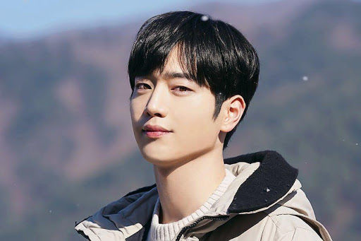 Sao nam Hàn có cằm quý tộc: Chỉ 2 idol lọt top, netizen la ó thiếu BTS
