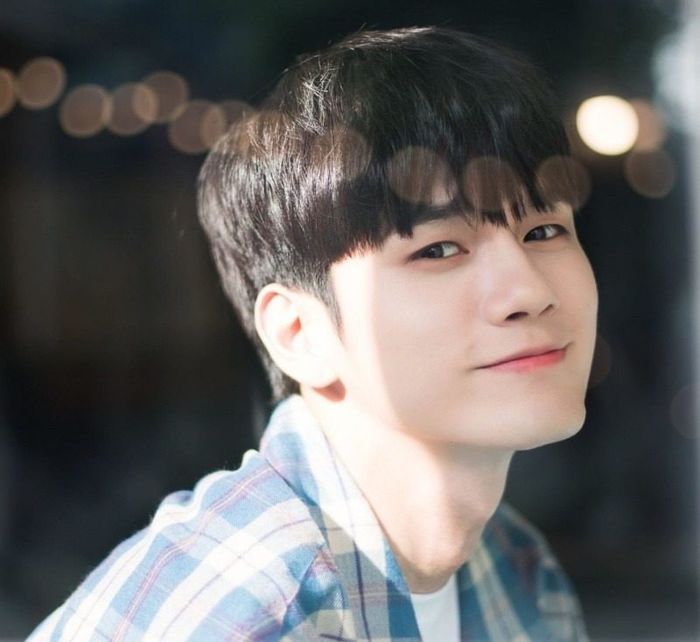 Sao nam Hàn có cằm quý tộc: Chỉ 2 idol lọt top, netizen la ó thiếu BTS