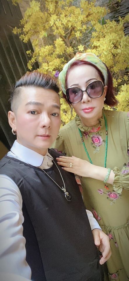Sao nam gây bất ngờ khi kết hôn: Đàm Vĩnh Hưng viên mãn 16 năm ở Mỹ
