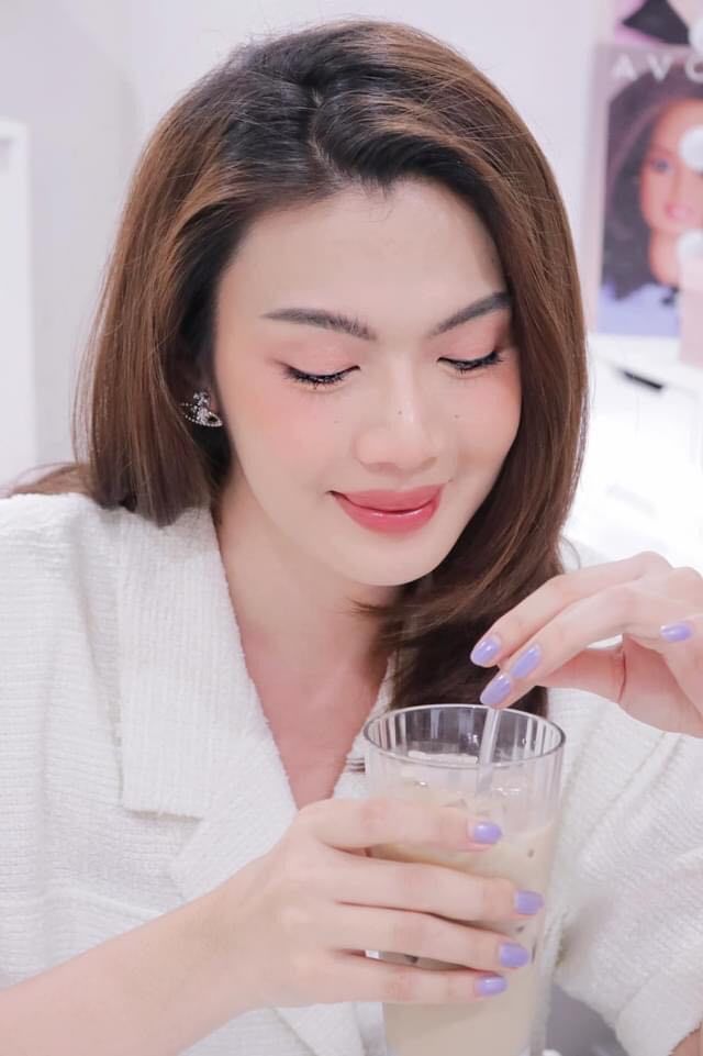 Sao Việt 24h: Tếu táo khoảnh khắc con gái Đông Nhi bám chân mẹ