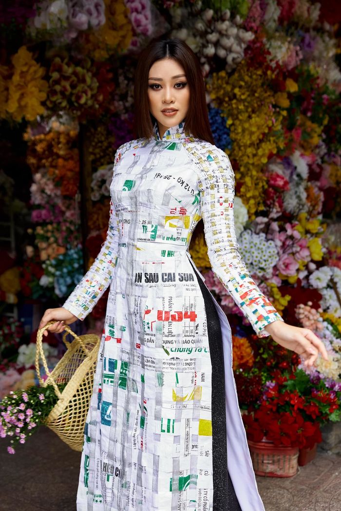 12 cách làm trang phục tái chế từ giấy báo đơn giản