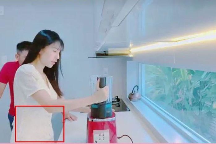 Sao Việt đối diện với tin đồn có bầu: Thủy Tiên chọn cách im lặng