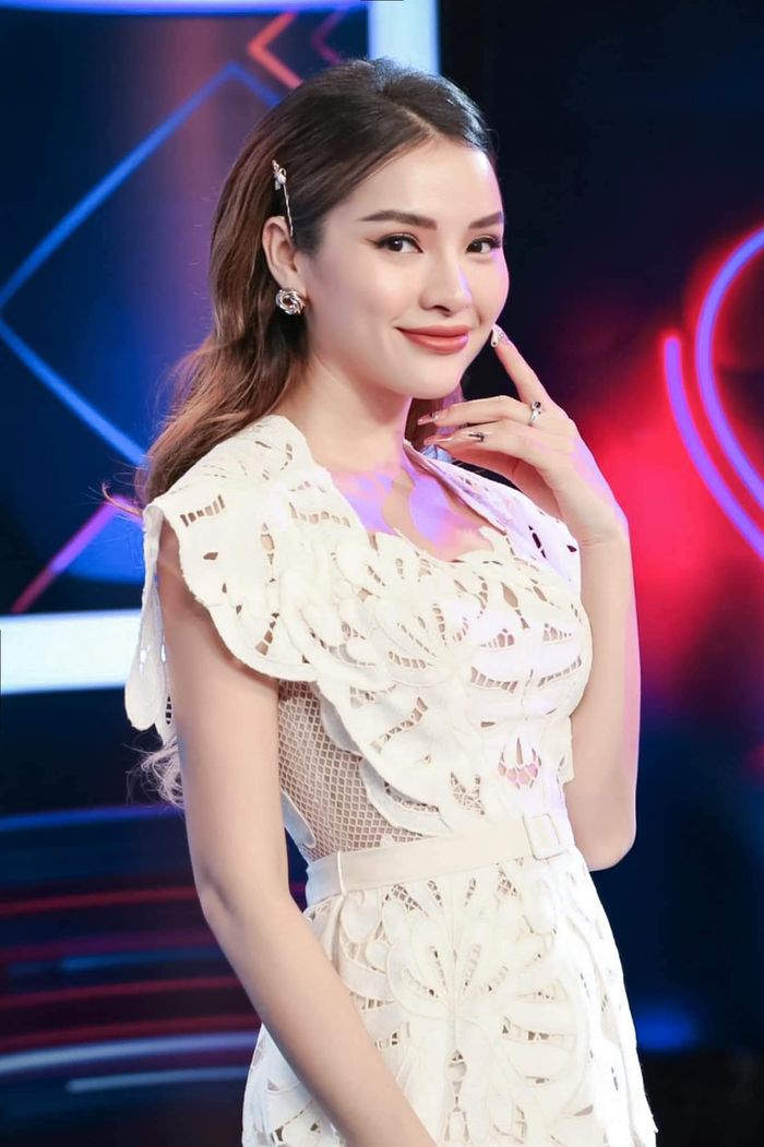 Sao Việt đồng hương An Giang: có người lấy bao tải đựng tiền cát-xê