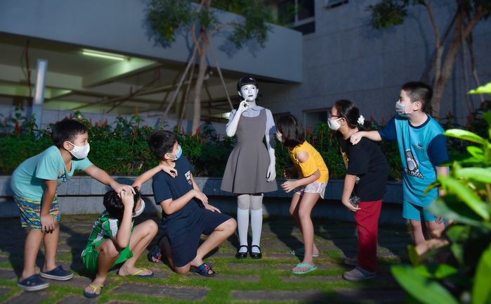 Sao Việt hoá trang chơi Halloween 2021: Búp bê Squid Game rất hot