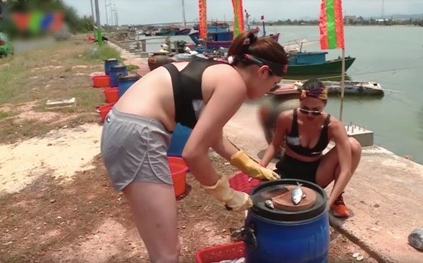 Sao Việt lộ khuyết điểm trên show: Karik - Trấn Thành cùng 1 bài