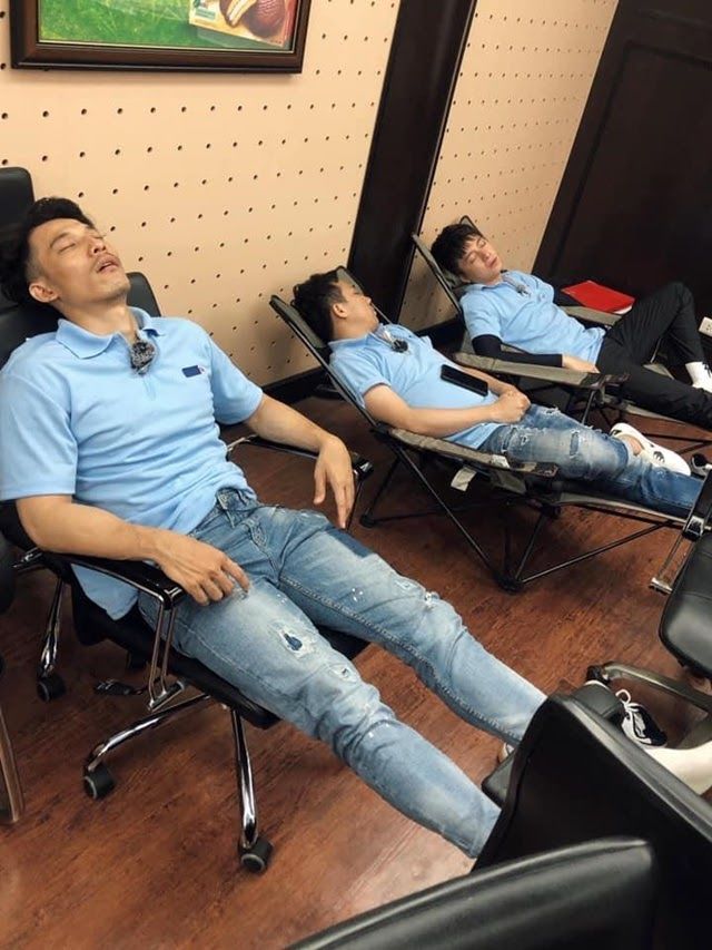 Sao Việt đừng ngủ nếu bạn bè còn thức: Karik có tâm nhất Vbiz