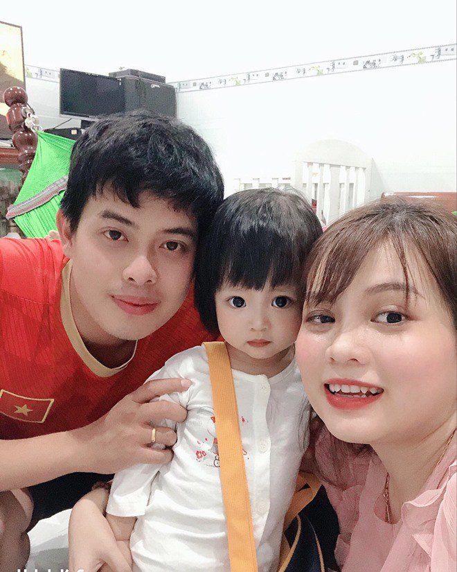 Sinh em bé đẹp như tranh, mẹ bỉm chia sẻ do hay ngắm ảnh bé lai Tây