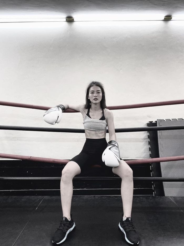 Khi các mỹ nhân Việt đi học boxing: Khả Ngân khoẻ khắn và cá tính