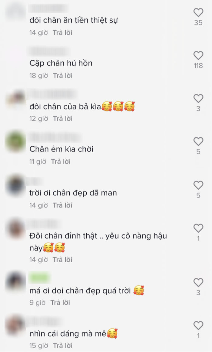 Style ra phố của Đỗ Thị Hà: Tóc quấn lô, đi giày bệt, biểu cảm cực yêu