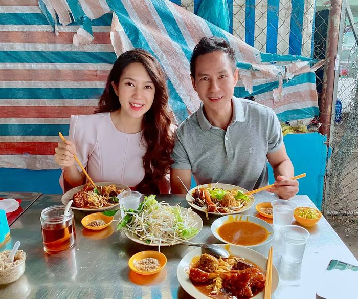 Style đi ăn vỉa hè của sao Việt: Ngọc Trinh, Diệu Nhi như đi thảm đỏ