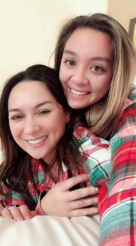 Con gái cố NS Phi Nhung: mẹ muốn 2 cháu ngoại phải giỏi tiếng Việt