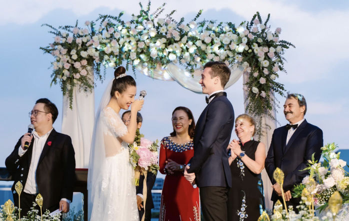 Những sự cố cười ra mắt trong ngày cưới sao Việt