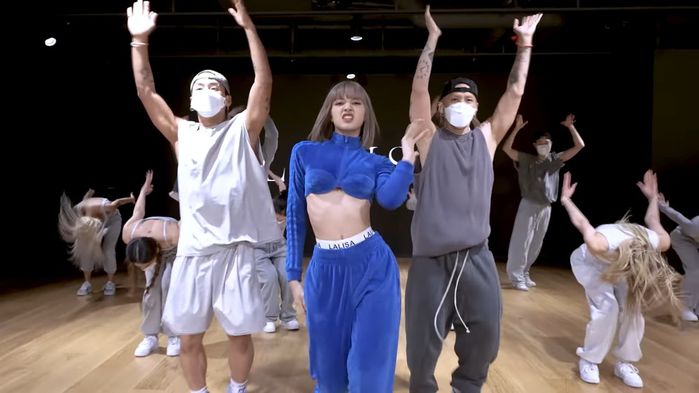 Tưởng lập Tiktok sau Rosé, lý do Lisa nói không làm netizen bật ngửa
